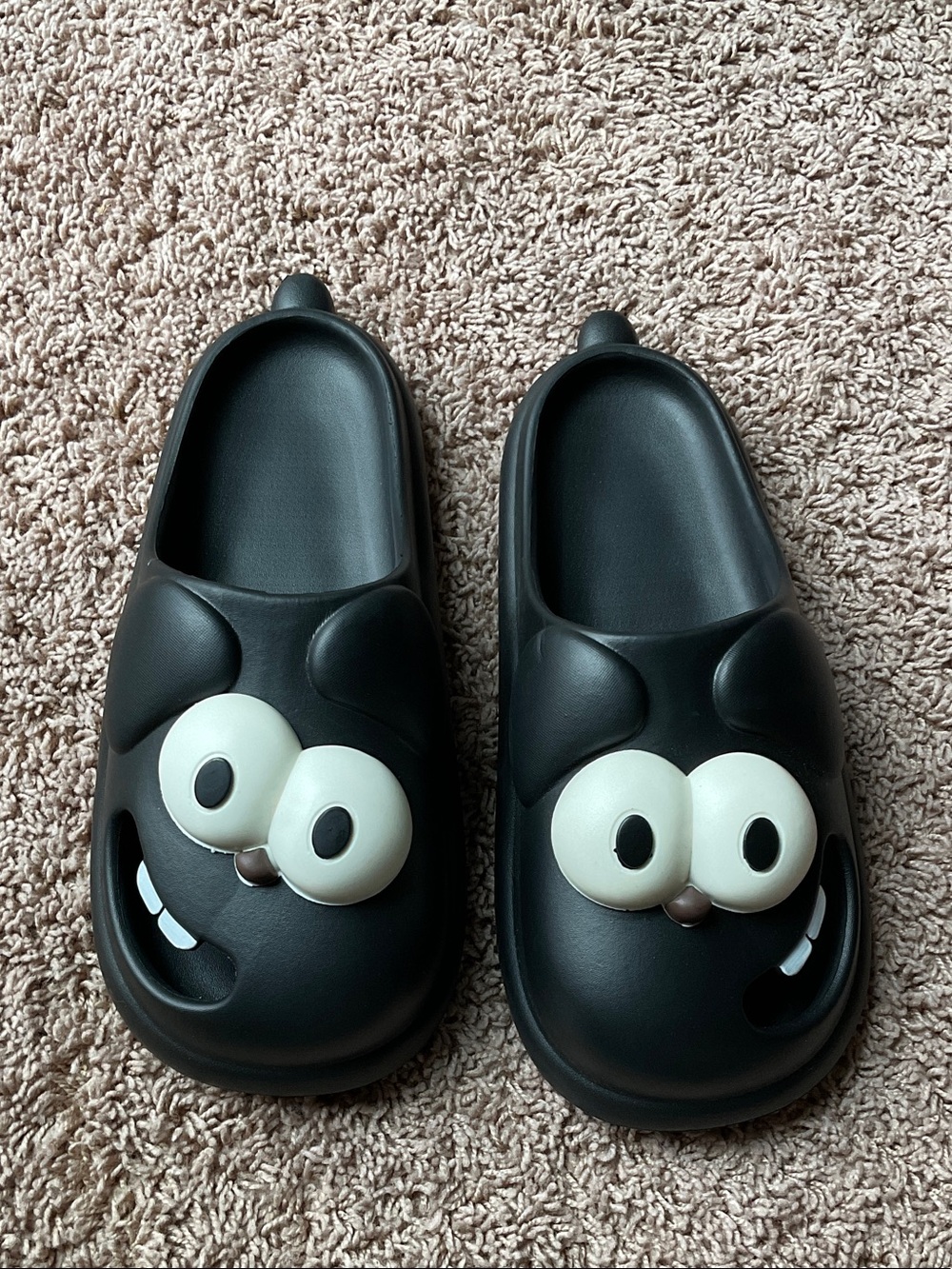 Black Cartoon Cat Slip-On Shoes
